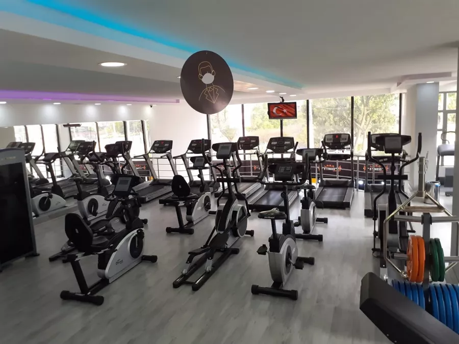 Тренажерный зал Lara Fitness Center в Анталии: Тренажерный зал, Спортивный зал, Развиваться, Фитнес-клуб,