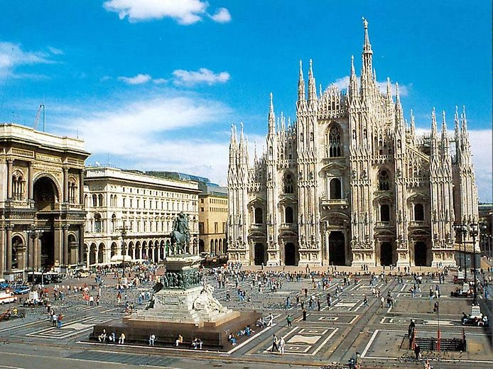 Мила́нский собо́р ( Duomo di Milano) в Милане: Старый город, Достопримечательности, Собор, Архитектура ,