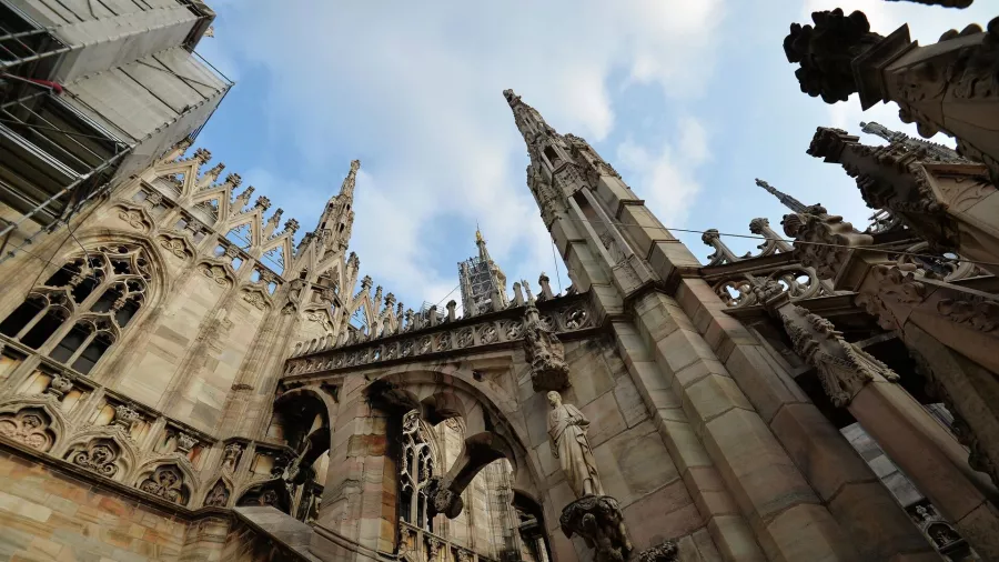 Мила́нский собо́р ( Duomo di Milano) в Милане: Старый город, Достопримечательности, Собор, Архитектура ,