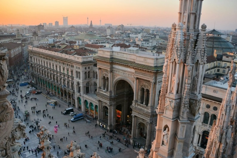 Мила́нский собо́р ( Duomo di Milano) в Милане: Старый город, Достопримечательности, Собор, Архитектура ,