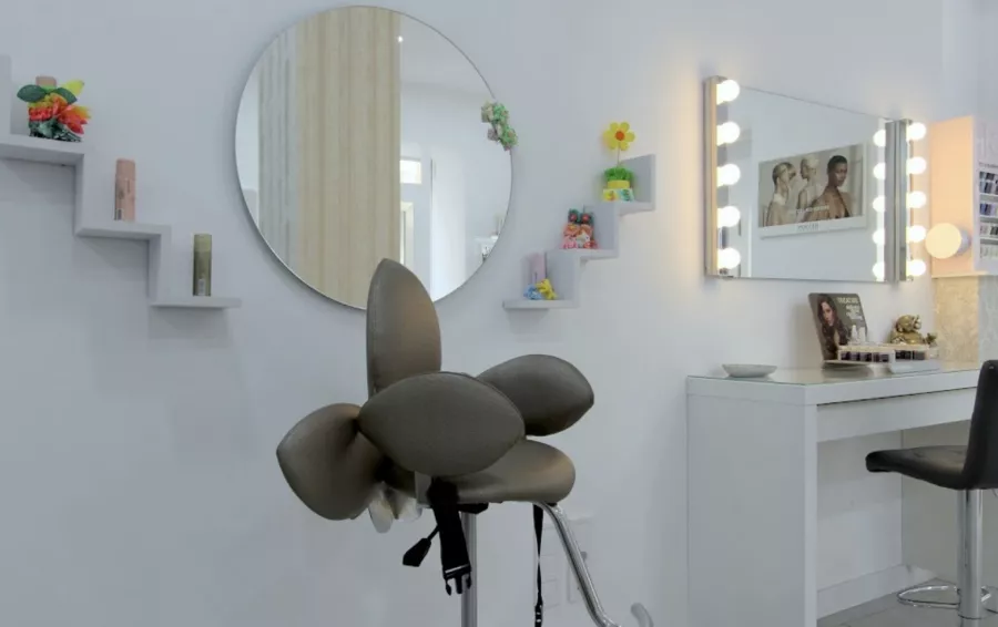 Салон красоты Aurum Estilistas y Belleza в Аликанте: Салон красоты, Красота, Волосы, Ногти, Стрижка, Ботекс,