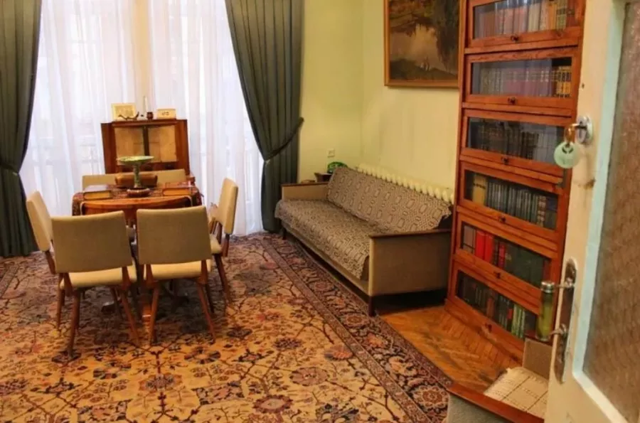 Литературный музей Петруся Бровки в Минске: Музей, Культура, История, Литература, Посмотреть, Выставочные залы, Экскурсии, Экспонаты, Экспозиции,