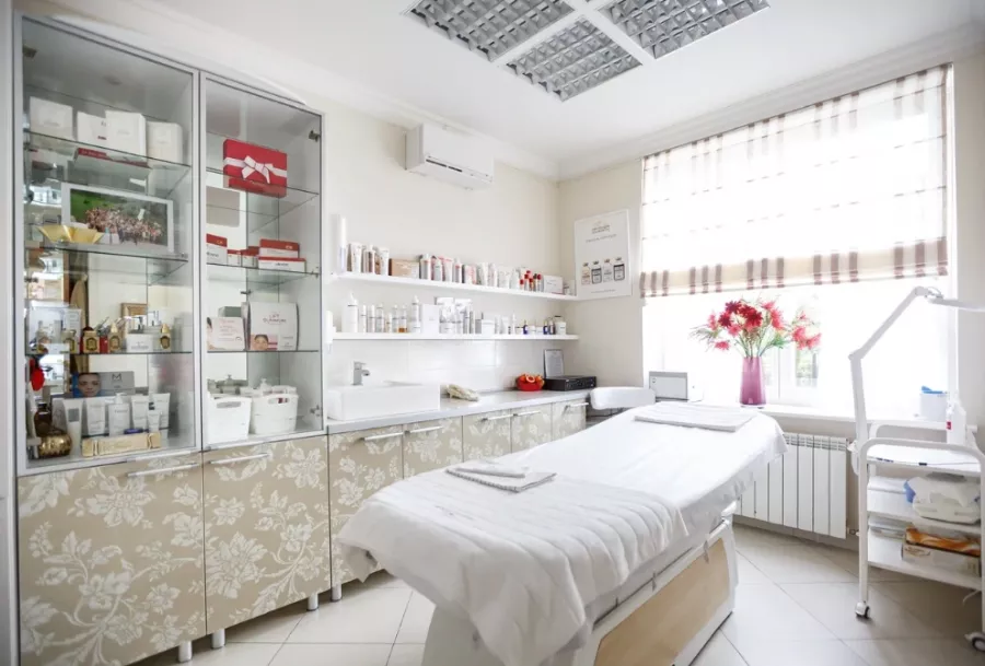 Салон красоты ЭтуальSpa в Минске: Студия красоты, Индустрия красоты, Ногти, Педикюр, Маникюр, Волосы, Стрижки, Массаж, СПА-услуги, Брови, Макияж, Бассейн,