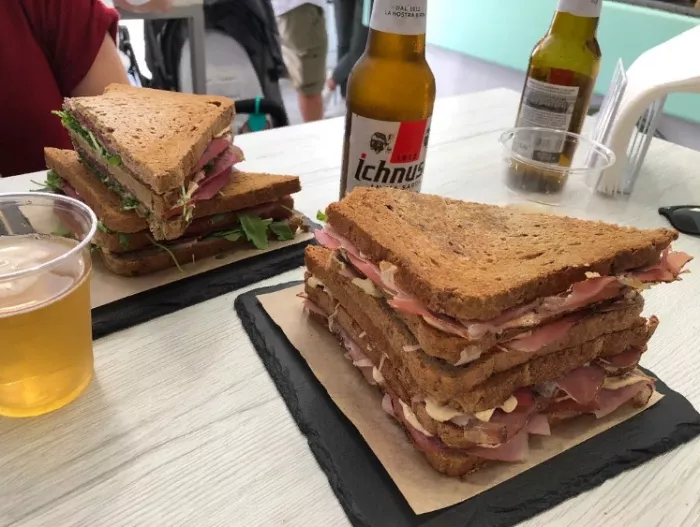 Ресторан "Toast & Roll"