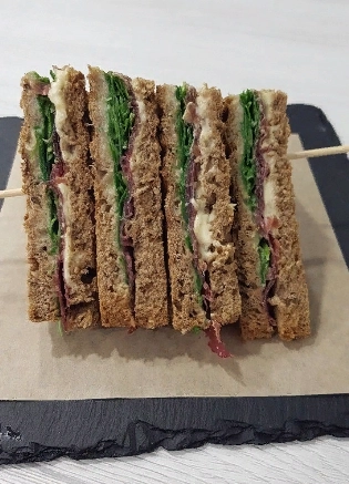 Ресторан "Toast & Roll"