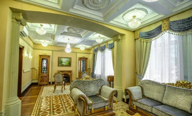Дворцово-парковый комплекс "Dipservice Hall"