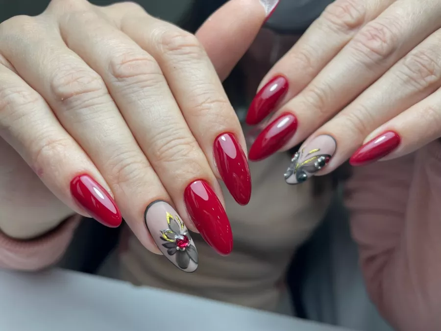 Салон красоты Crown Beauty Salon в Анталии: Салон красоты, Маникюр, Педикюр, Ресницы, Красота,