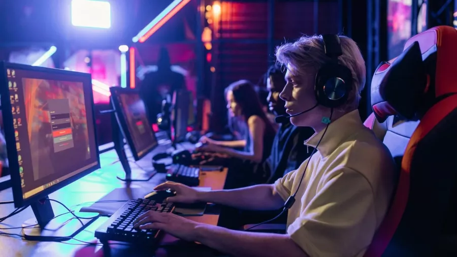 Киберплощадка META ARENA в Минске: Киберспорт, Компьютеры, Лаундж-зоны, Игровые приставки, PS5, Удобные кресла, Турниры, Круглосуточно,