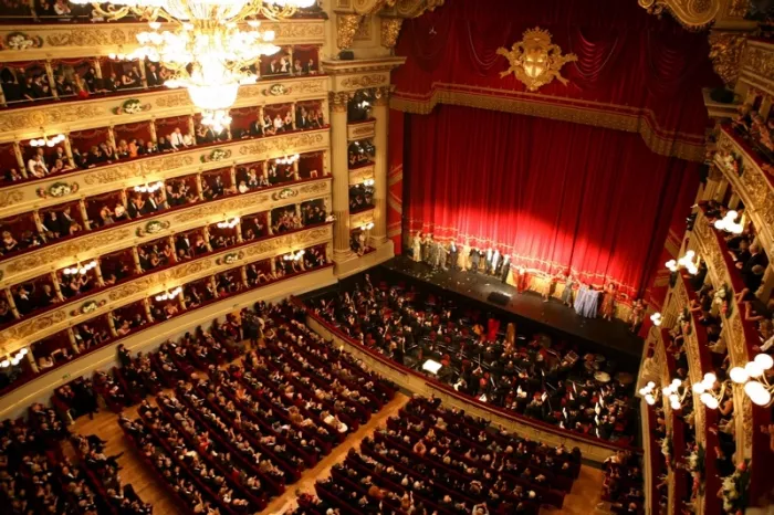 Ла Ска́ла (итал. La Scala, сокращённо от Teatro alla Scala) в Милане