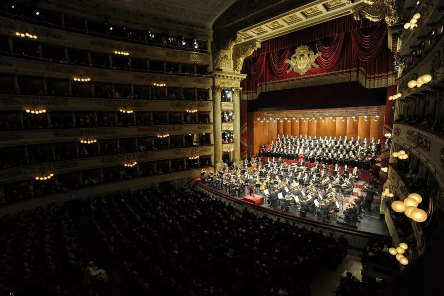 Ла Ска́ла (итал. La Scala, сокращённо от Teatro alla Scala) в Милане: Опера , Театр, Искусство,