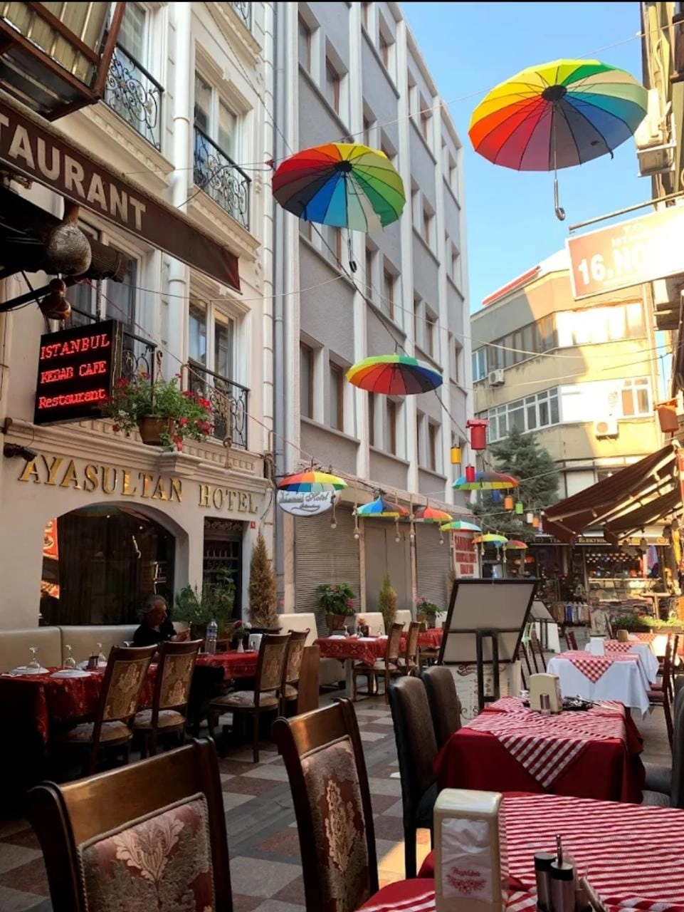 Кебабаная "İstanbul kebab cafe & restaurant"