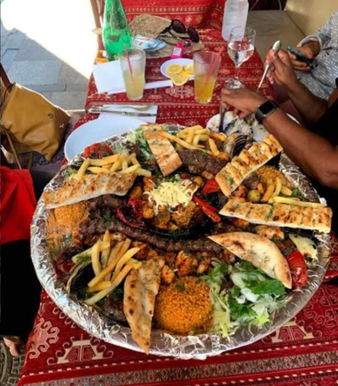 Кебабаная "İstanbul kebab cafe & restaurant"