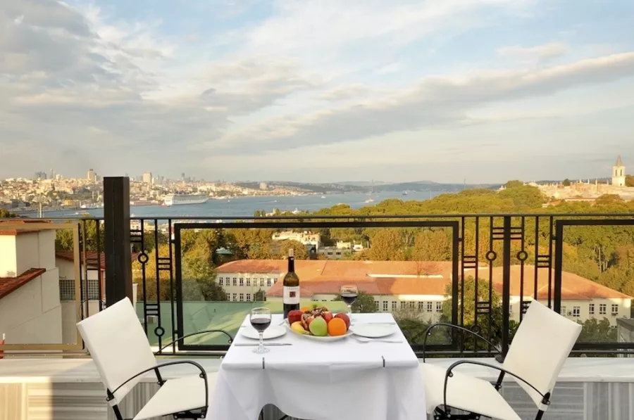 Agora Life Hotel в Стамбуле: Отель в центре , С видом на море, Вид на Босфор, Терасса,