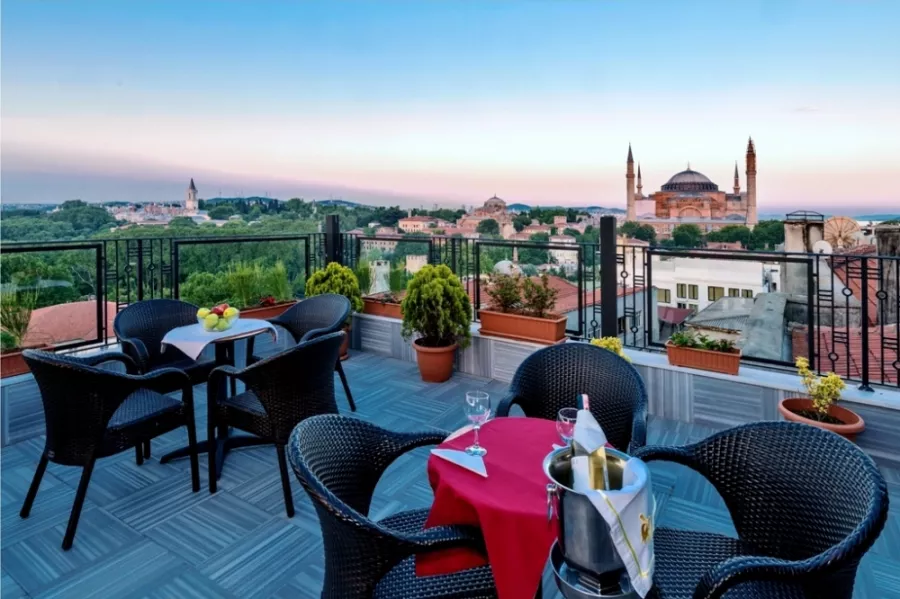 Agora Life Hotel в Стамбуле: Отель в центре , С видом на море, Вид на Босфор, Терасса,
