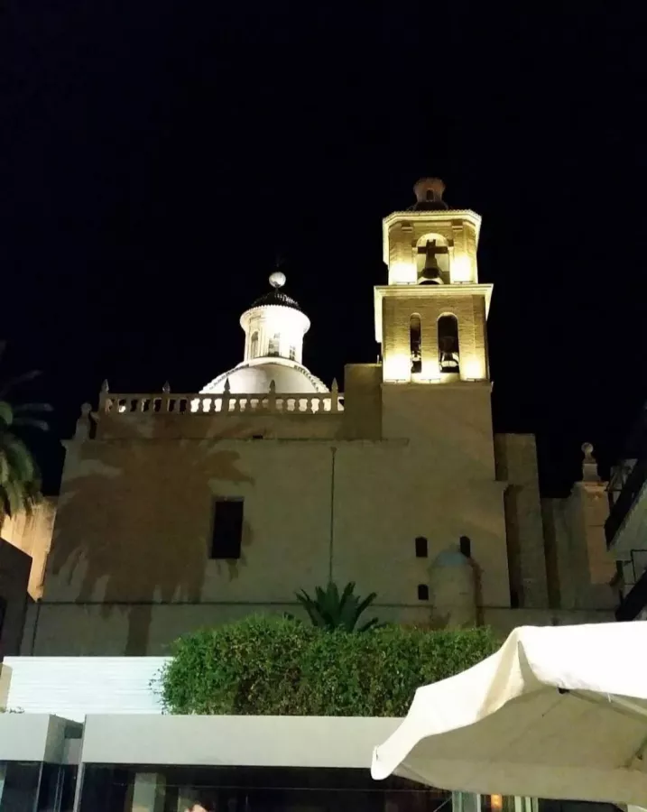 Бар Amapola Pub в Аликанте: Напитки, Бар, Вкусно, Бургеры, Кофе, Еда,