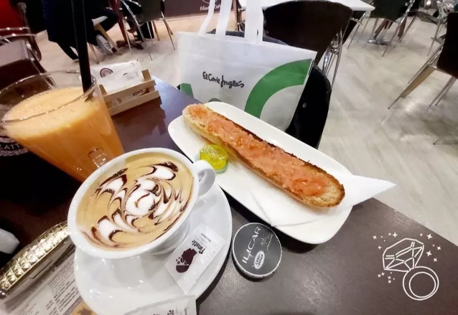 Кафе CAFETERÍA LATTE ART CENTRO в Аликанте: Бар, Вкусно, Кафе, Ресторан, Бургеры, Напитки, Еда,