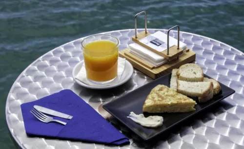 Кафе Noray café bar Puerto de Alicante  в  Аликанте