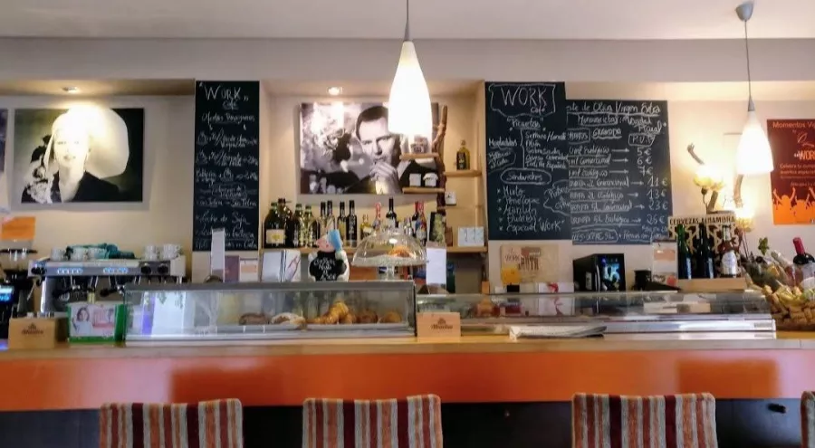 Кафе Café Work в Аликанте: Напитки, Бар, Вкусно, Кафе, Бургеры, Кофе, Еда,