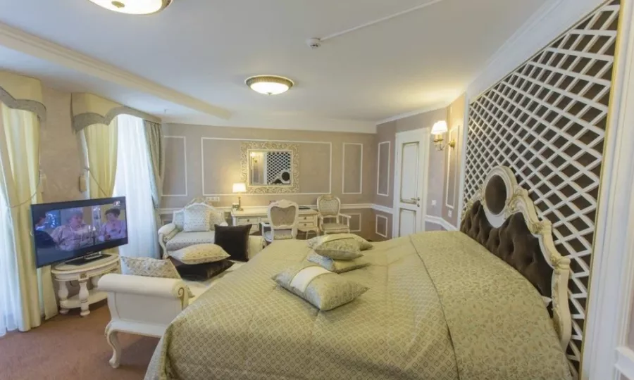 Гостиница БЕЛАРУСЬ 3* в Минске: Отель, Номера, СПА-центр, Фитнес-центр, Бассейн, Конференц-зал, Ресторан, Бар, Шведский стол,