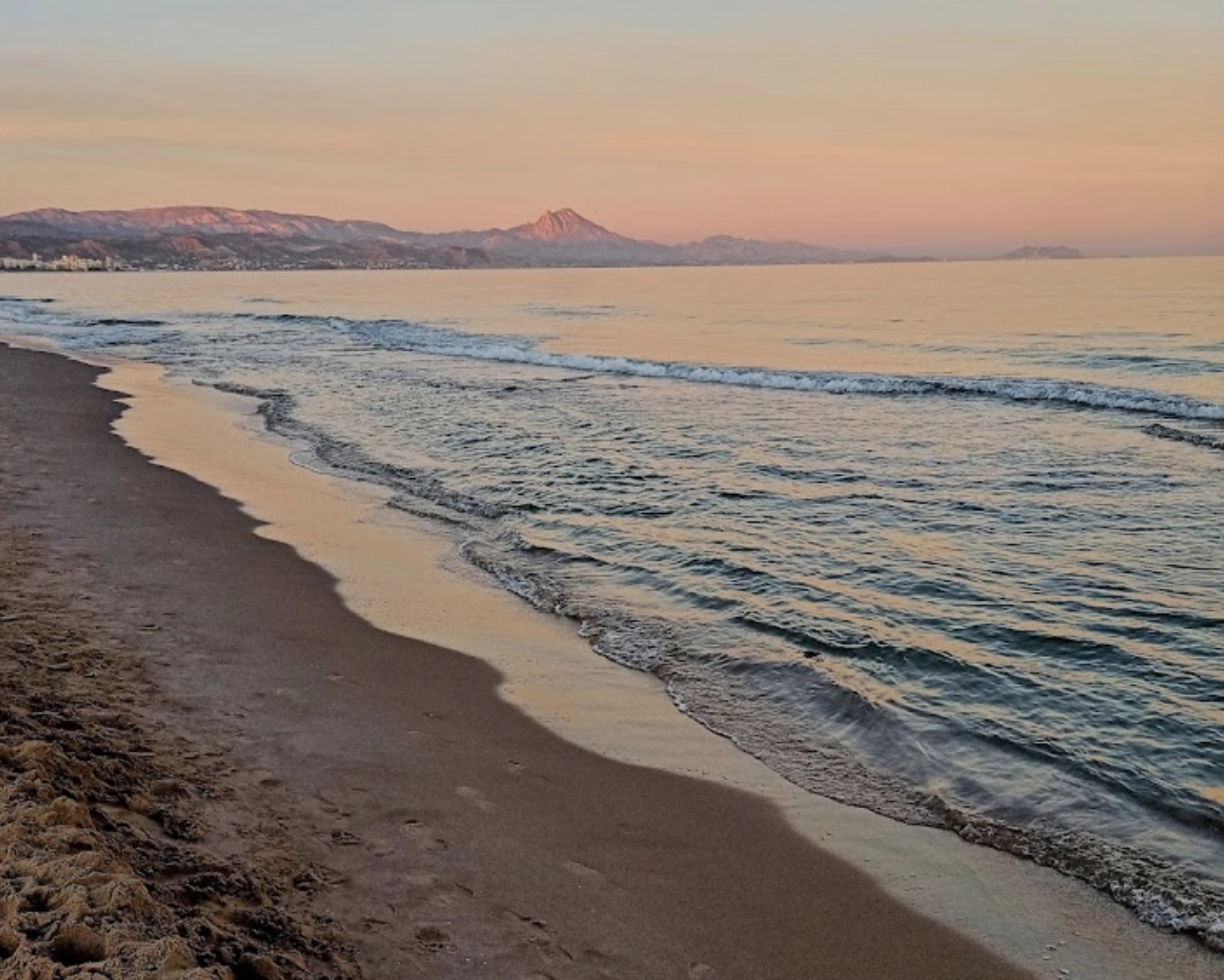 Пляж "Сан Хуан Плайя"