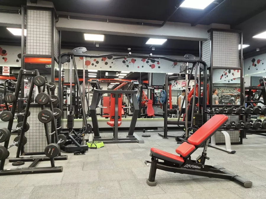 Тренажерный зал Ultra Max Gym в Анталии: Тренажерный зал, Спортивный зал, Фитнес-клуб, Развиваться,