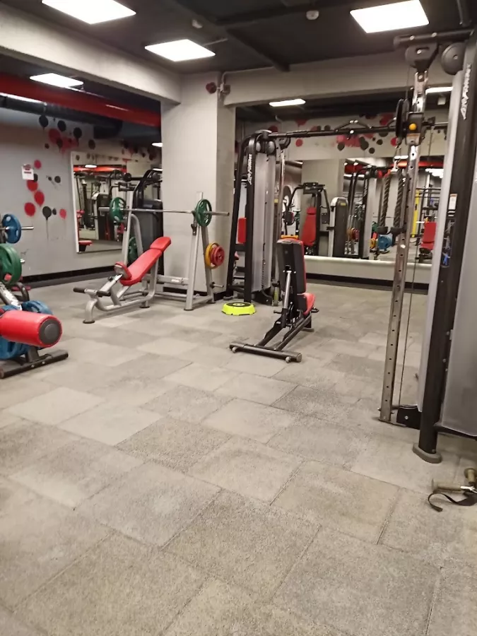 Тренажерный зал Ultra Max Gym в Анталии: Тренажерный зал, Спортивный зал, Фитнес-клуб, Развиваться,
