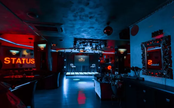 Караоке-бар "STATUS HALL"