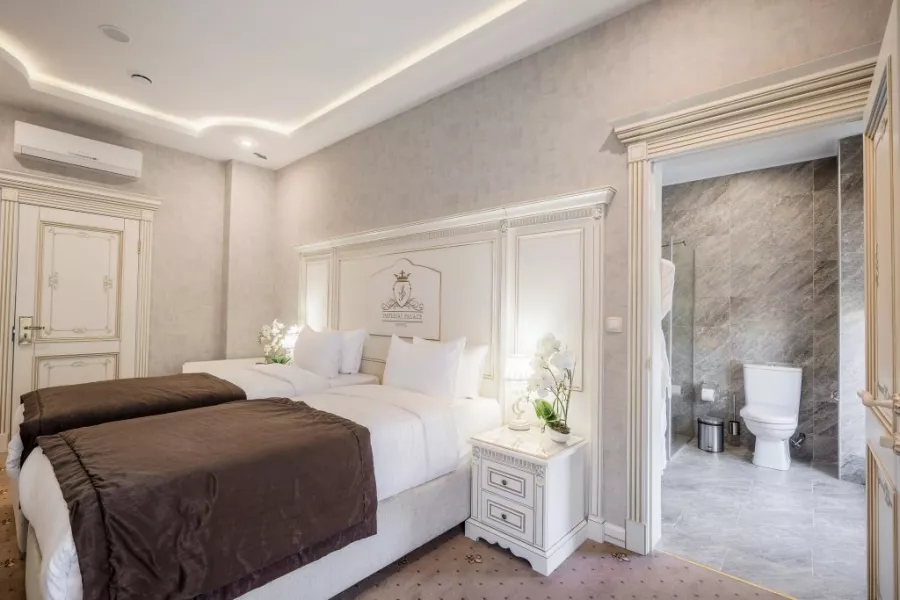 Отель IMPERIAL PALACE 4* в Минске: Отель, Номера, Шведский стол, Завтраки, Конференц-залы, Ресторан, Бар, Бесплатный интернет, Салон красоты, Массажный кабинет, Ночной клуб,