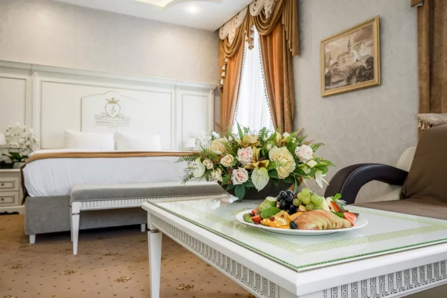 Отель IMPERIAL PALACE 4* в Минске: Отель, Номера, Шведский стол, Завтраки, Конференц-залы, Ресторан, Бар, Бесплатный интернет, Салон красоты, Массажный кабинет, Ночной клуб,