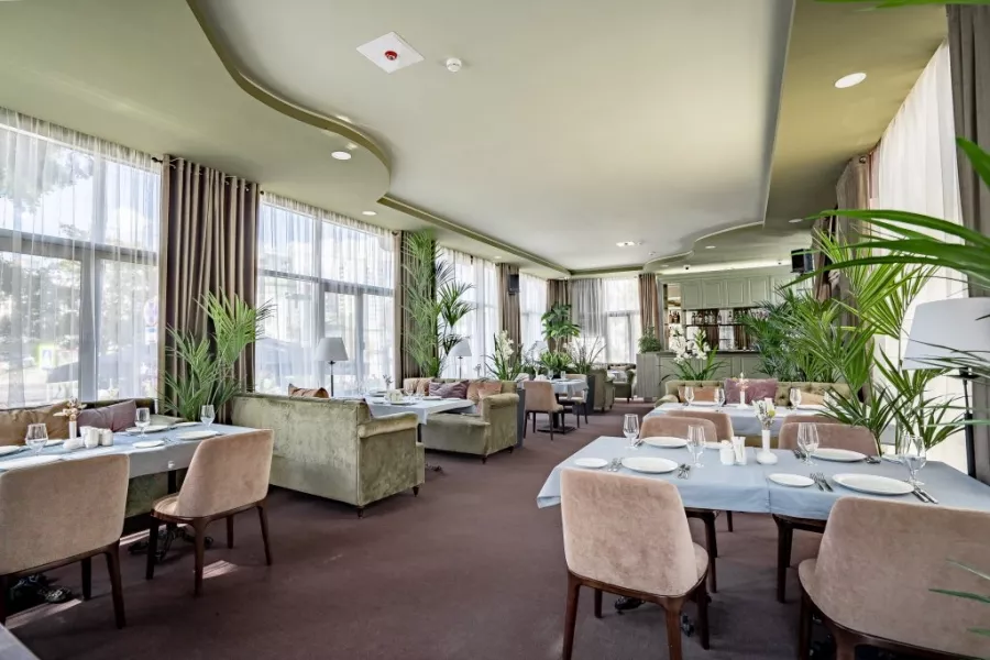 Отель IMPERIAL PALACE 4* в Минске: Отель, Номера, Шведский стол, Завтраки, Конференц-залы, Ресторан, Бар, Бесплатный интернет, Салон красоты, Массажный кабинет, Ночной клуб,