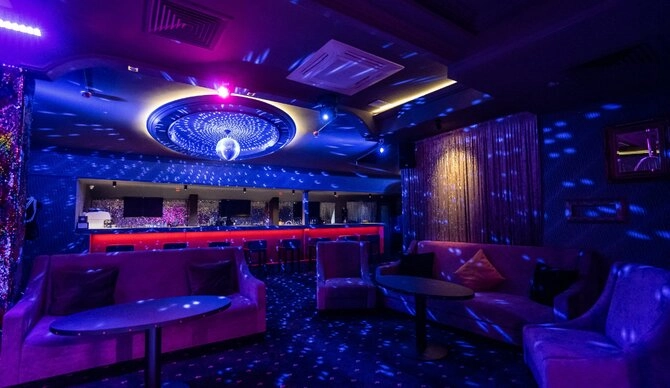 Отель IMPERIAL PALACE 4* в Минске: Отель, Номера, Шведский стол, Завтраки, Конференц-залы, Ресторан, Бар, Бесплатный интернет, Салон красоты, Массажный кабинет, Ночной клуб,