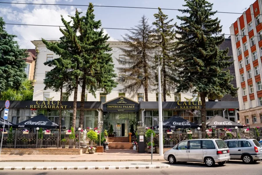 Отель IMPERIAL PALACE 4* в Минске: Отель, Номера, Шведский стол, Завтраки, Конференц-залы, Ресторан, Бар, Бесплатный интернет, Салон красоты, Массажный кабинет, Ночной клуб,
