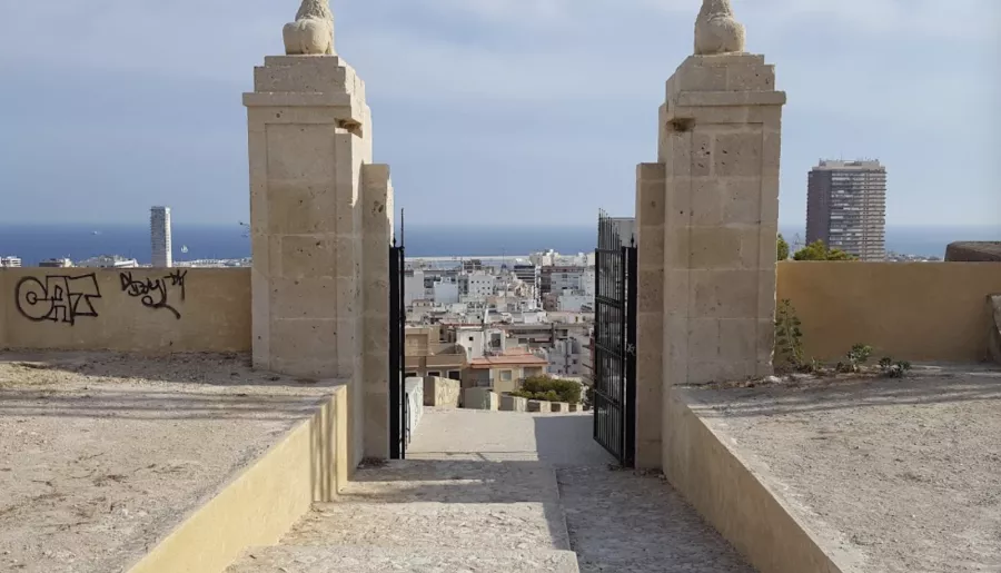 Замок Castell de Sant Ferran в Аликанте: Достопримечательность , История, Хобби,