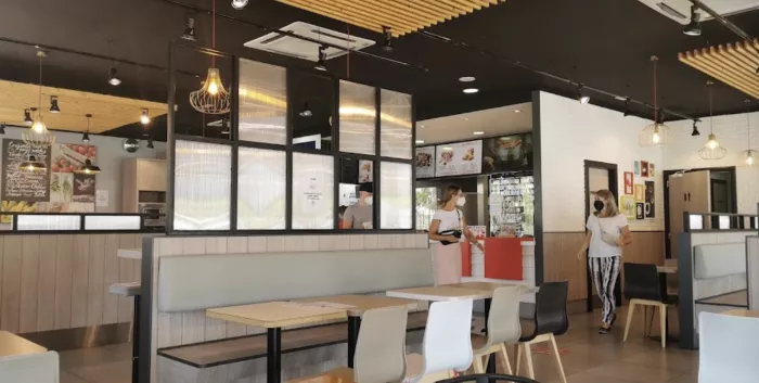 Торговый центр "Outlet Stores"