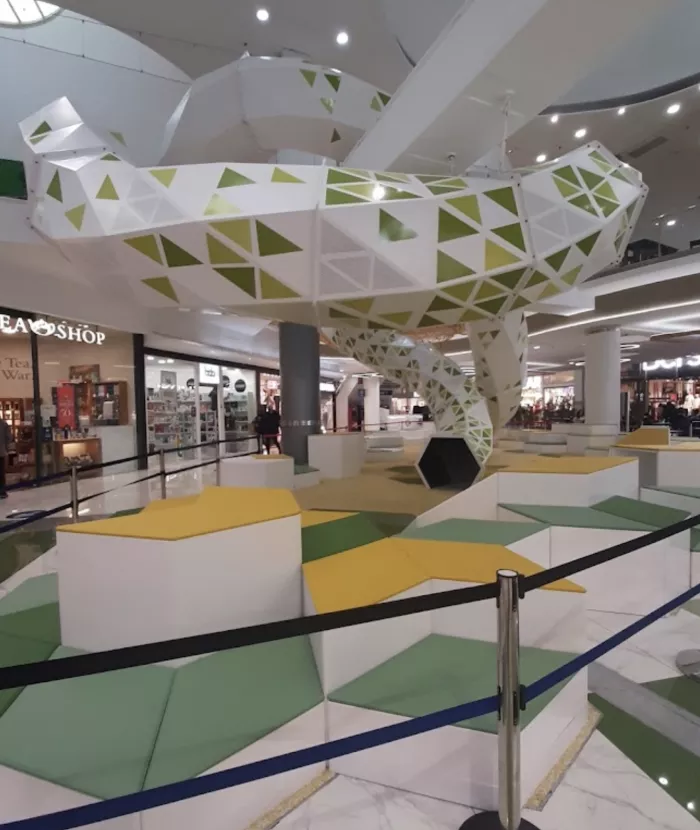 Торговый центр "Outlet Stores"