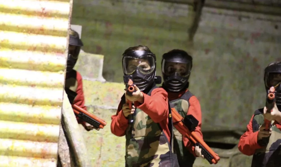 Клуб пейнтбола и лазертага MEGAZONA ALICANTE - Centro de juego de Paintball Indoor y Laser Tag в Аликанте: Пейнтбол, Лазертаг, Веселье,