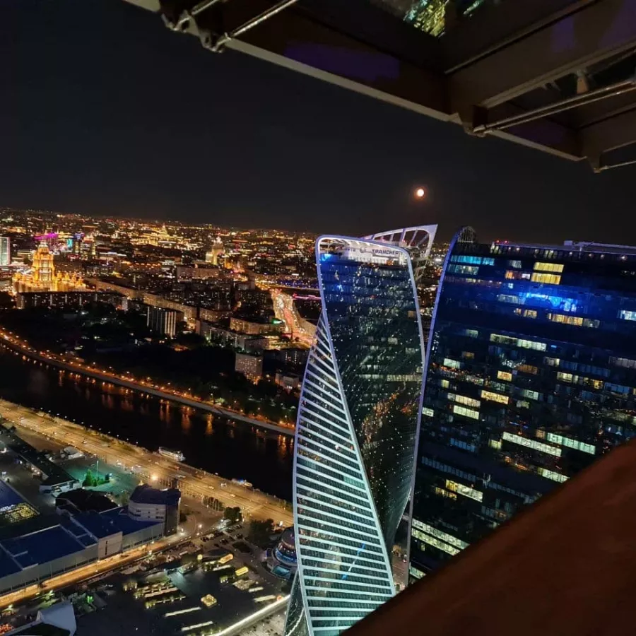 Ресторан Sixty в Москве: Доставка еды, Морепродукты, Супы , Салаты, Торты, Смотровая площадка,