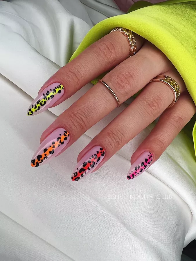 Салон красоты Selfie nail & beauty club в Москве: Маникюр, Педикюр, Макияж, Косметология, Окрашивание, Спа-процедуры,