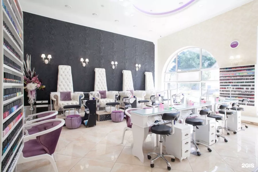 Салон красоты Selfie nail & beauty club в Москве: Маникюр, Педикюр, Макияж, Косметология, Окрашивание, Спа-процедуры,