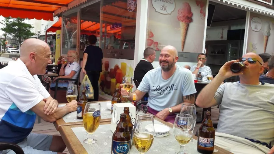 Спортбар GARDNER'S BAR в Белек: Бар, Караоке, Бильярд, Еда,