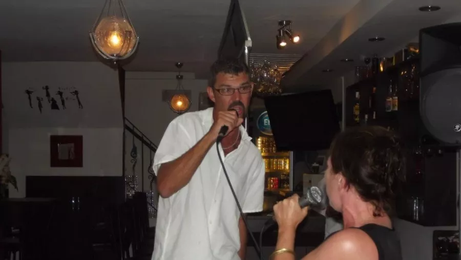 Спортбар GARDNER'S BAR в Белек: Бар, Караоке, СпортБар, Разливное пиво, Бильярд,