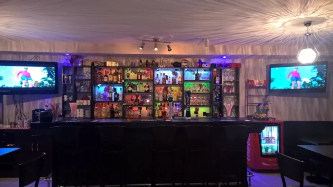 Спортбар "GARDNER'S BAR".