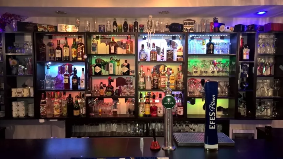 Спортбар GARDNER'S BAR в Белек: Бар, Караоке, СпортБар, Разливное пиво, Бильярд,