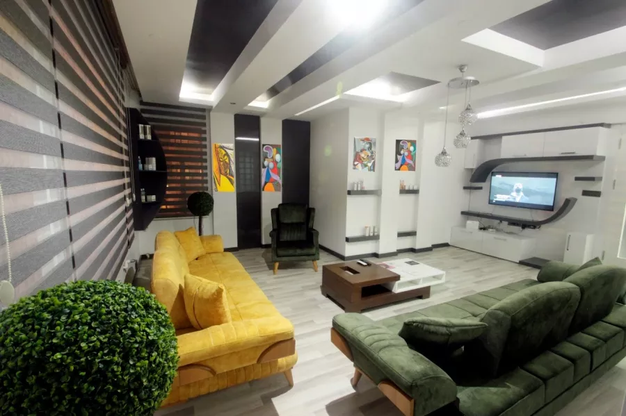 Салон красоты Handan Tetik Beauty Center в Анталии: Салон красоты, Маникюр, Косметология,