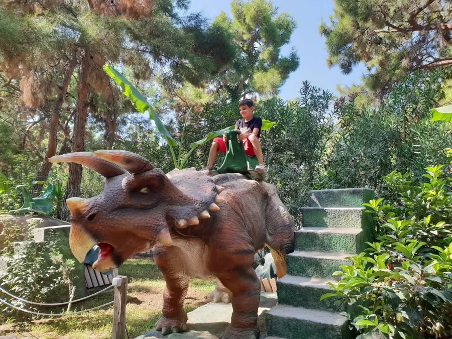 Тематический парк Dinopark Antalya в Анталии: Парк, Бассейн, Активный Отдых, Игры,