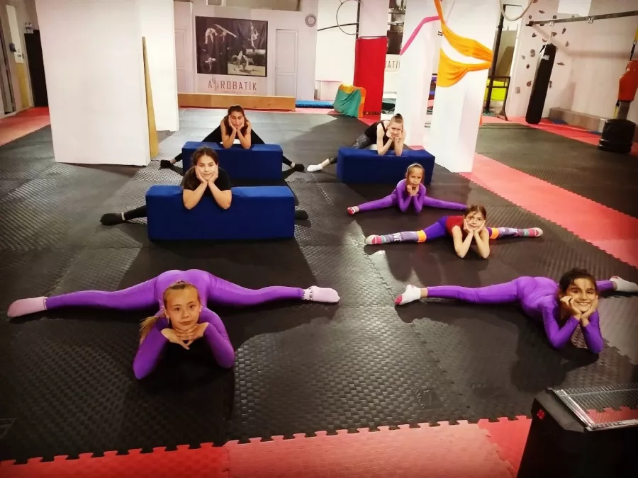 Школа Circus School official в Анталии: Цирк, Школа, Учимся,