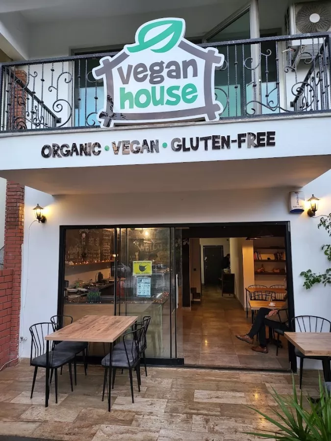 Веганский ресторан Vegan House в Анталии: Ресторан, Кафе, Напитки, Веганская кухня, Еда,