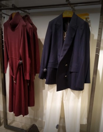 Магазин одежды Massimo Dutti в Стамбуле: Одежда , Аксессуары , Для женщин, Для мужчин,