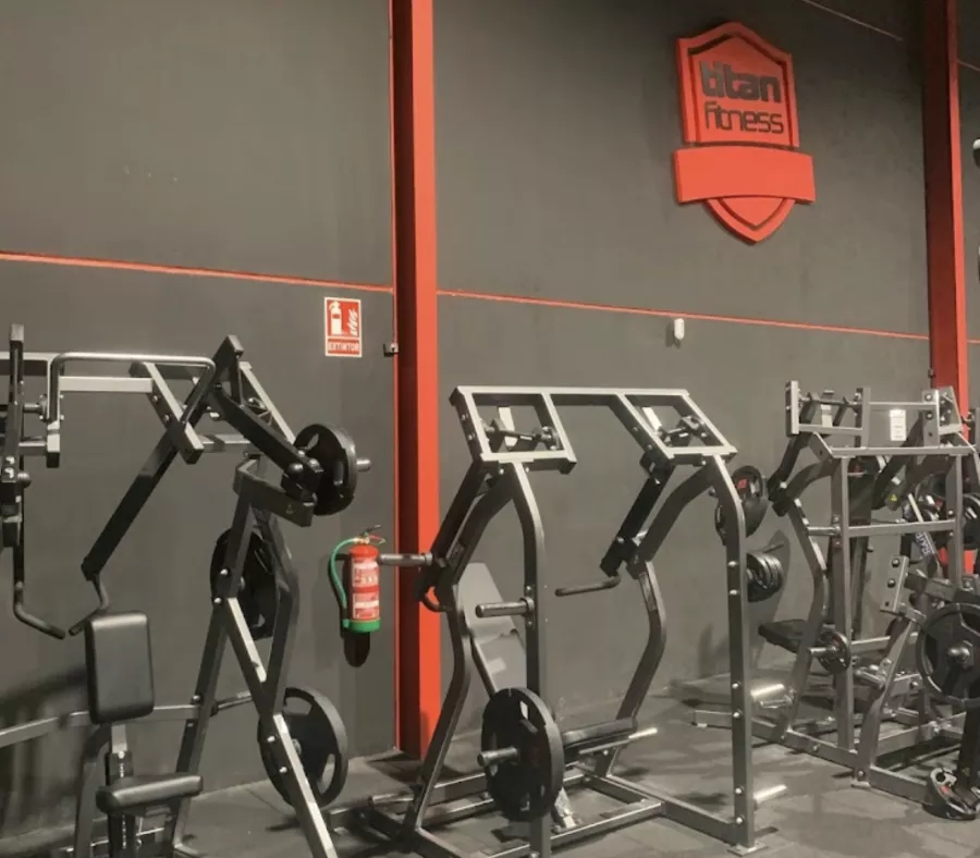 Гимнастический центр Titan Fitness в Аликанте: Гимнастический центр , Гимнастика, Тренировки,