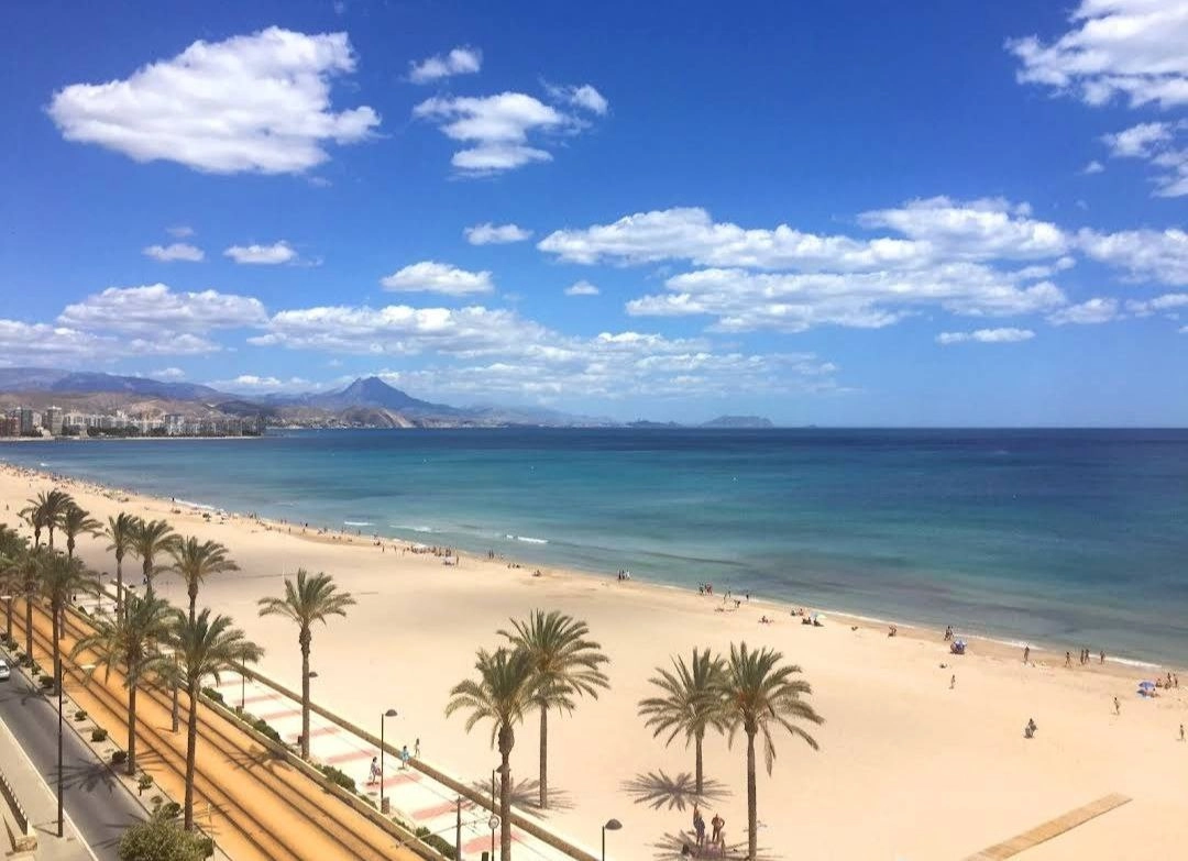 Пляж "Плайя де Мучависта"